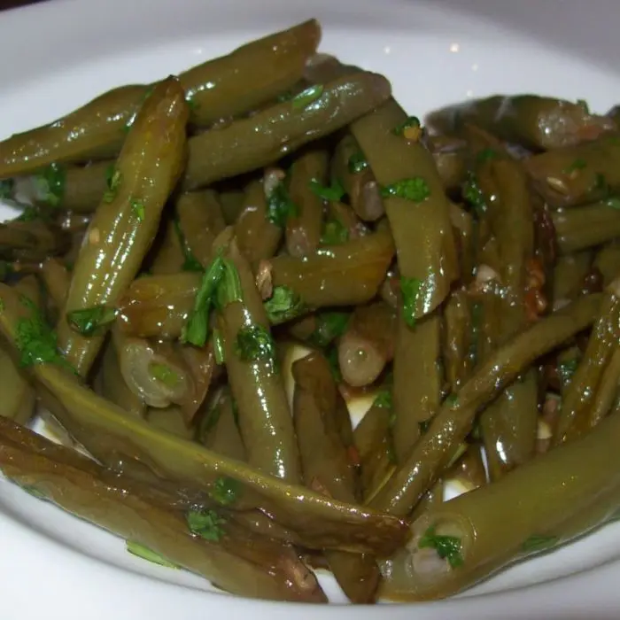 Fasoliyyeh Bi Z-Zayt (Syrian Green Beans with Oliv Fasoliyyeh Bi Z-Zayt (Syrian Green Beans with Oliv